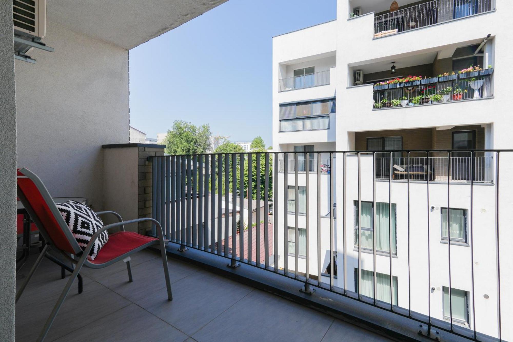Maria - Modern Apartment With Parking And Workspace Bucharest Exterior photo